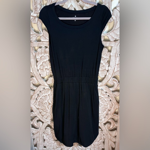 EUC Athleta Lyocell & Silk Blend Black Athletic Dress W Pockets Sz XS - Picture 2 of 5